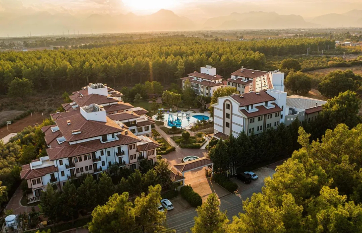Kuş bakışı Türkiye’nin ilk klinik oteli Ayka Vital Park.