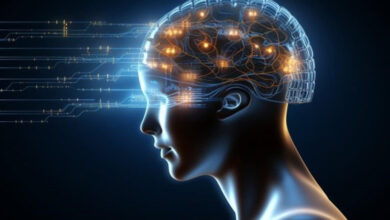 Görselde insan beyninin farklı noktalarına yerleştirilmiş implantların çalışma sistemi gösteriliyor.