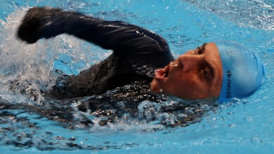 Yusuf Akgün Olimpik Havuzda yüzüyor.