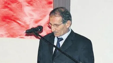 Okul müdürü Recep K., konuşma yaparken çekilmiş bir fotoğrafı.