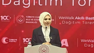 Aile ve Sosyal Hizmetler Bakanı Mahinur Özdemir Göktaş, 'WeWalk Akıllı Baston Dağıtım Töreni'nde konuşma yapıyor.