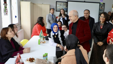 Büyükçekmece Belediye Başkanı Dr. Hasan Akgün, engelli öğrenciler ve ailelerinin yeni yıllarını kutluyor.