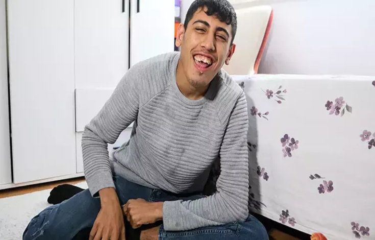 Yüzde 90 engelli 'Ağır Mental Retardasyon' hastası Emrecan D.