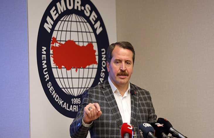 Memur Sendikaları Konfederasyonu Genel Başkanı Ali Yalçın konuşma yapıyor.