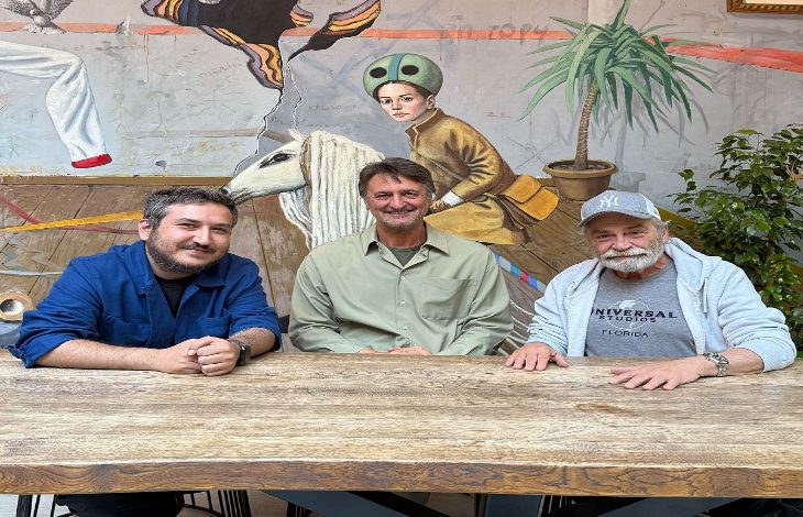Görselde, Feyyaz Yiğit ve Haluk Bilginer Can Dostum filmi için bir araya geldiler.