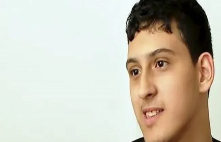 Görselde, akülü tekerlekli sandalyesi çalınan Hamza Medet Kılıç yer alıyor.