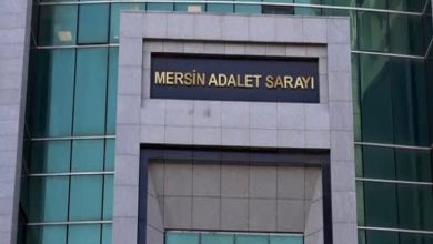 Mersin Adalet Sarayı yazılı tabela.
