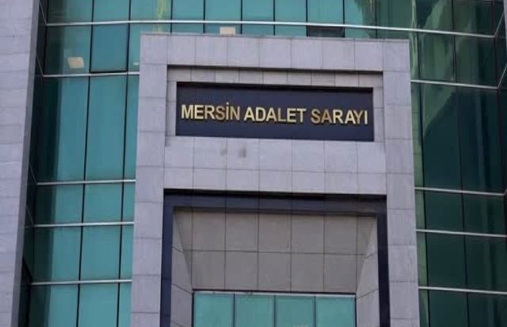 Mersin Adalet Sarayı yazılı tabela.