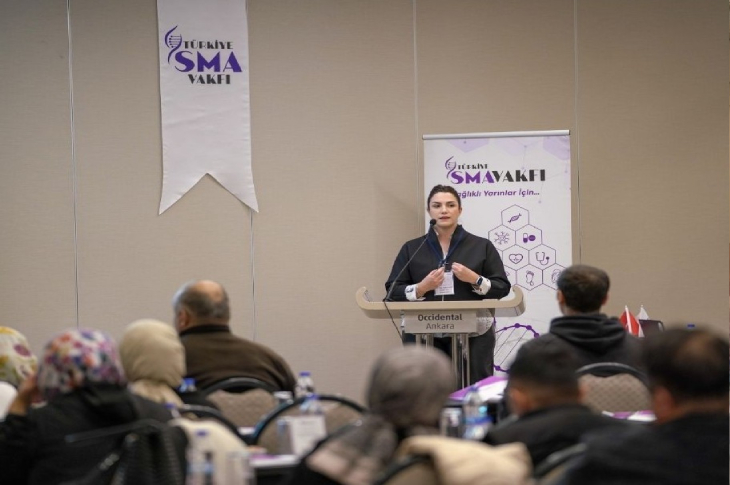 Lokman Hekim Üniversitesi Fizik Tedavi ve Rehabilitasyon Bölümünden Dr. Öğr. Üyesi Azize Reda Tunç, konuşma yapıyor.