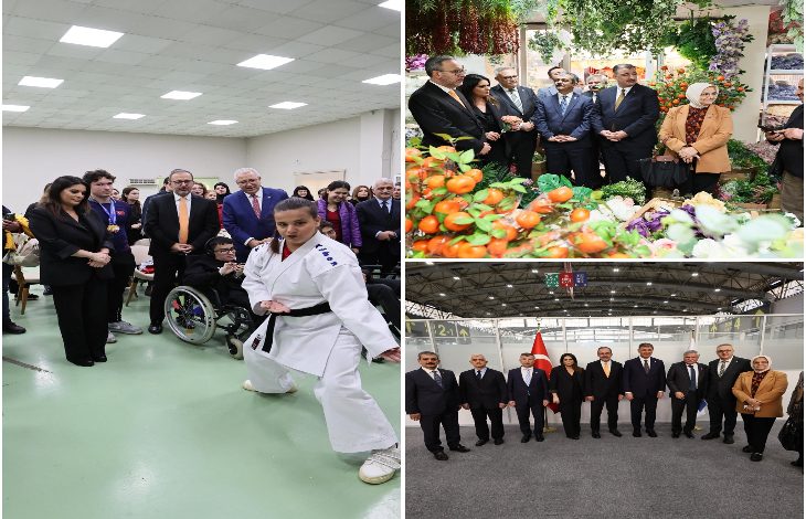 ChatGPT: Görsel, üç kareden oluşan bir kolaj gibi duruyor: Sol kare: Aydınlık bir salonda, kalabalık bir grup bir etkinliği izliyor. Önde beyaz karate kıyafeti giymiş bir sporcu gösteri yaparken arkada tekerlekli sandalyedeki bireyler ve protokol üyeleri dikkatle izliyor. Sağ üst kare: Çiçekler ve bitkilerle dolu renkli bir serada, takım elbiseli bir grup yetkili ürünlerin arasında sohbet ediyor. Sağ alt kare: Geniş bir fuar alanında, Türk bayrağı yanında yan yana dizilmiş kalabalık bir heyet kamera karşısında toplu fotoğraf veriyor.