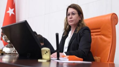Milletvekili Gülizar Biçer Karaca TBMM Başkanlık koltuğunda bulunuyor.