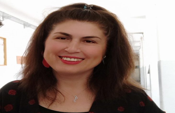 Görselde, Biyonik Kulaklı Çocuklar Derneği Başkanı Hatice Çankırı yer alıyor.