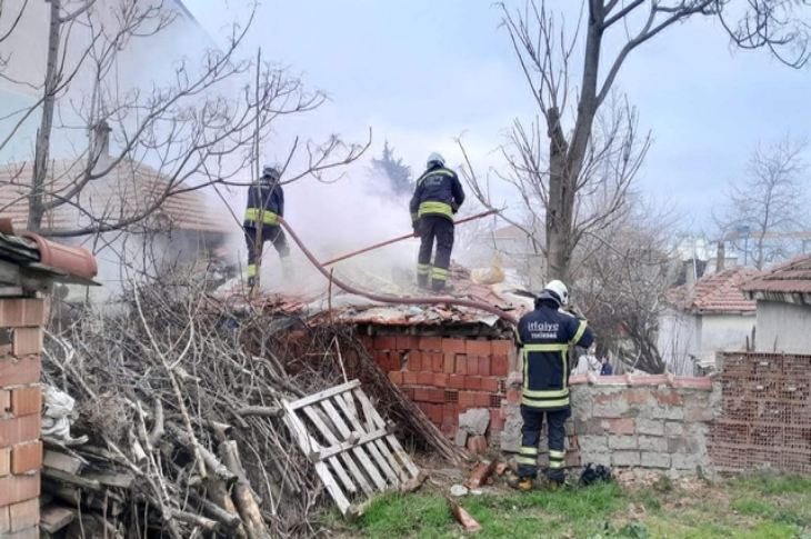 Taşköprü’de Çıkan Yangında, Engelliye Ait Ev Yanarak Kullanılamaz Hale Geldi