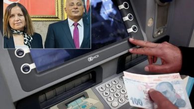 Görselde bir bankamatikten para çekme işlemi yapan eller görülüyor. Sol üst köşede ise olayla ilişkilendirilen iki kişinin vesikalık fotoğrafı yer alıyor. Kompozisyon, mali usulsüzlük ve dolandırıcılık iddialarını çağrıştıran bir haber görseli niteliği taşıyor.