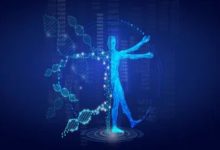 Mavi tonların hâkim olduğu dijital tasarımda, insan figürü ve DNA sarmalı görselleri yer alıyor. Teknoloji ve bilim temalı görsel, sağlık, genetik araştırmalar ve insan odaklı çalışmaları simgesel olarak yansıtıyor.