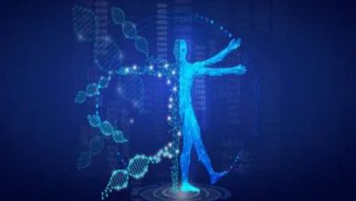 Mavi tonların hâkim olduğu dijital tasarımda, insan figürü ve DNA sarmalı görselleri yer alıyor. Teknoloji ve bilim temalı görsel, sağlık, genetik araştırmalar ve insan odaklı çalışmaları simgesel olarak yansıtıyor.