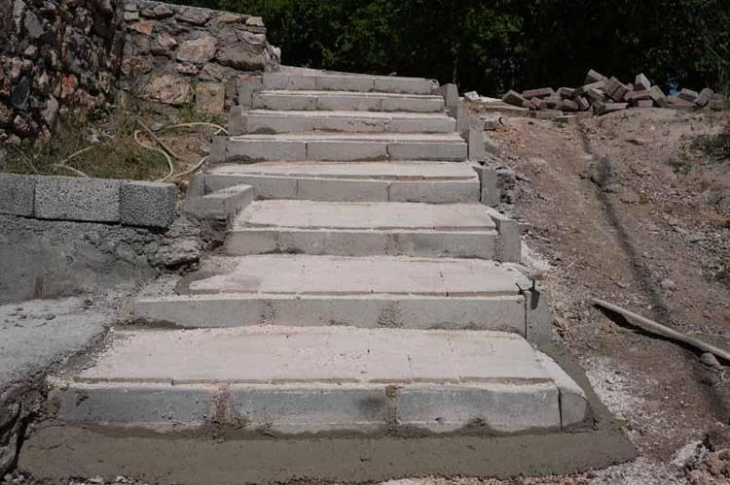 Komşusunun Saldırısına Uğrayan Engelli Annesinin Rampa Talebini Ergani Belediyesi Karşıladı