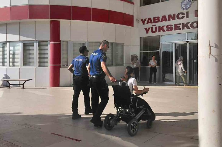Aydın Polisinden YKS’ye Giren Engelli Öğrenciye Anlamlı Destek