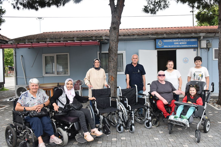 Karadeniz Omurilik Felçlileri Derneği’nden Engellilere Tekerlekli Sandalye Yardımı