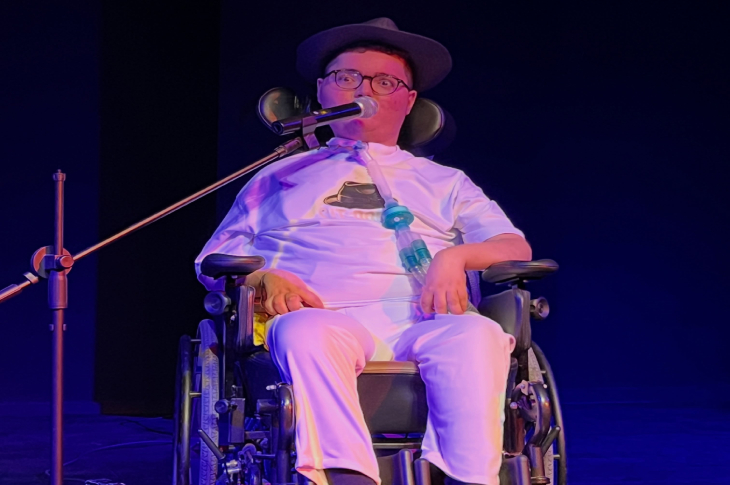 Efe Samet Aslan, “Sit Down Show” ile Antalya’da İzleyicilerle Buluştu