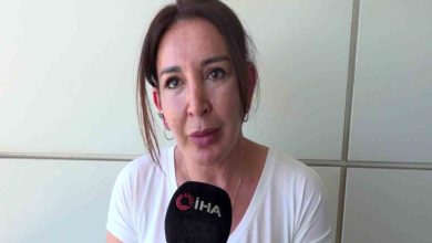 İHA mikrofonuna konuşan anne Müjgan Özdemir.