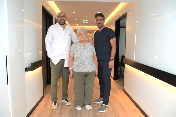 TAMİS Yöntemiyle Operasyon Yapılan Kadın, Kalın Bağırsağındaki Kanserli Dokudan Kurtuldu