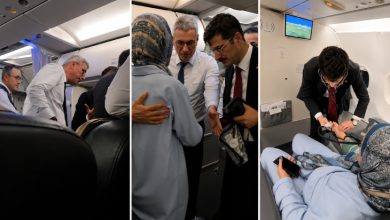 Üç farklı kolaj fotoğrafta uçak kabininde fenalaşan yolcuya Kamu Hastaneleri Genel Müdürü Doç. Dr. Muhammed Emin Demirkol, tansiyon ölçerek müdahale ederken, Sağlık Bakanı Prof. Dr. Kemal Memişoğlu ve çevresindeki kişiler durumu takip etmek için yanında bekliyor.