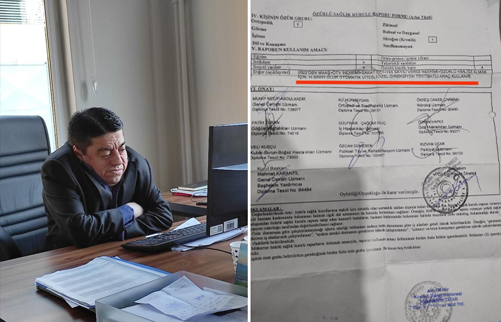Görselin üst bölümü, yan yana iki kareden oluşan bir kolaj şeklinde düzenlenmiş. Sol tarafta, ofis ortamındaki çalışma masasında oturan ve kollarını masaya dayamış bedensel engelli sürücü yer alıyor; takım elbiseli sürücü yüzünde düşünceli, yorgun ve hüzünlü bir ifadeyle öne doğru bakarken masanın üzerinde bilgisayar monitörü, klavye ve evrak dosyaları görülüyor. Sağ tarafta ise sürücünün daha önce aldığı resmî "Özürlü Sağlık Kurulu Raporu" yer alıyor; belgenin üzerinde kırmızı çizgiyle altı çizilmiş olarak "H SINIFI OLUR OTOMATİK VİTESLİ ÖZEL DİREKSİYON TERTİBATLI ARAÇ KULLANIR" kararı ile doktor kaşeleri, imzalar ve resmî mühürler dikkat çekiyor.