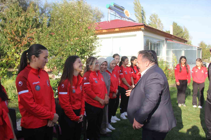 Milli güreşçiler Avrupa için hazırlıklarını Sivas’ta bitirdi