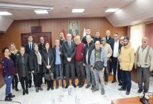 Odunpazarı Belediye Başkanı Kazım Kurt, Engelli STK Temsilcileriyle bir arada poz veriyorlar.