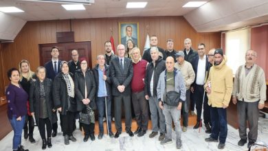 Odunpazarı Belediye Başkanı Kazım Kurt, Engelli STK Temsilcileriyle bir arada poz veriyorlar.